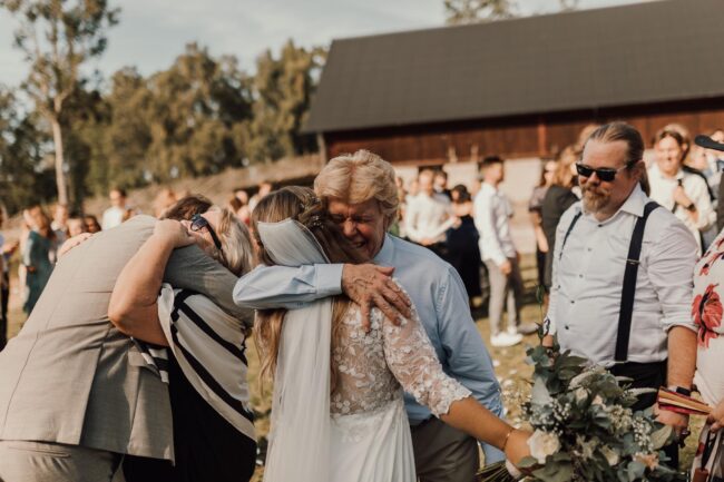 Romantiskt och lantligt bröllop i Småland Fylleskog